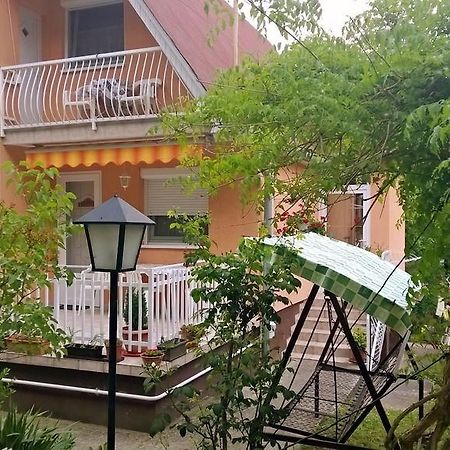 Dora Apartmanhaz ザラカロシュ エクステリア 写真