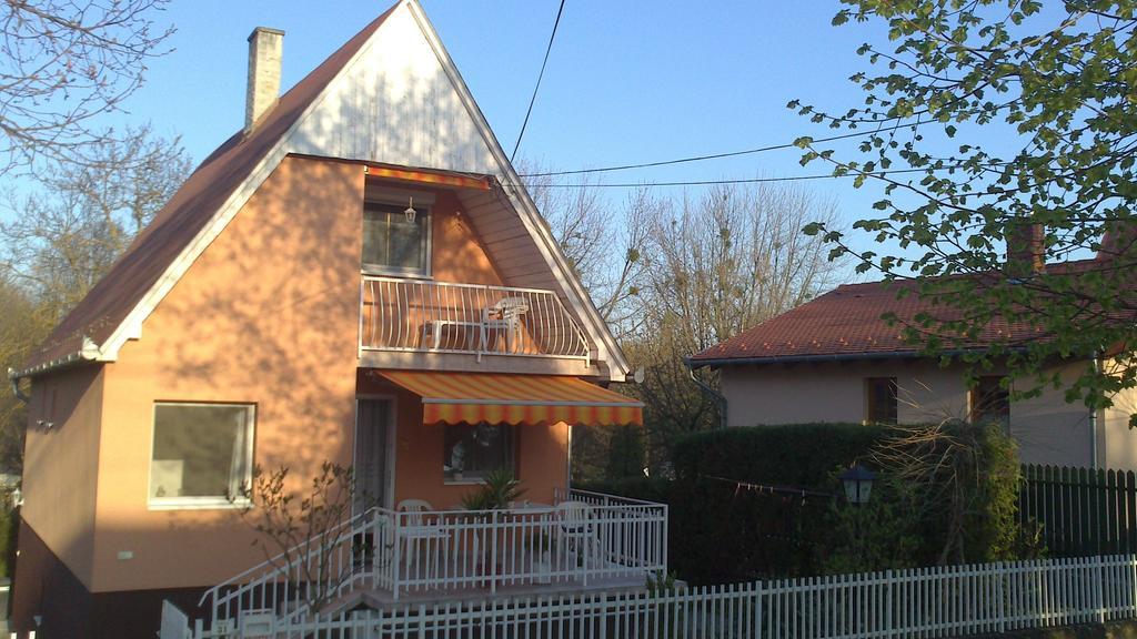 Dora Apartmanhaz ザラカロシュ エクステリア 写真